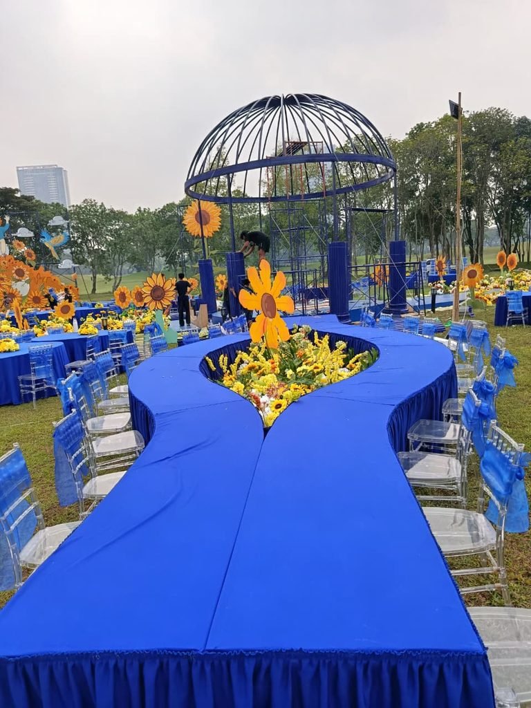 sewa meja custom jakarta