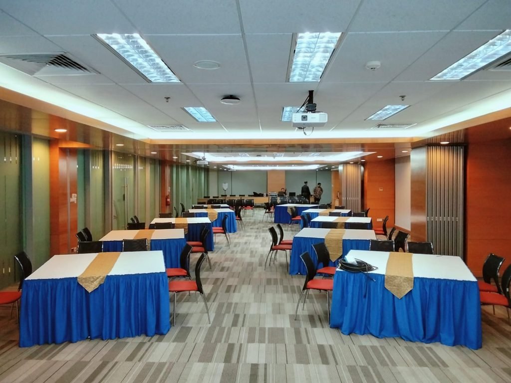 sewa meja kotak event